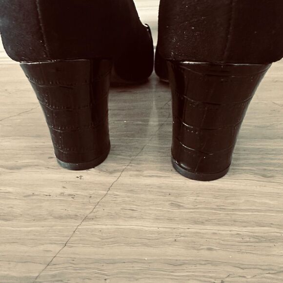 Karen Scott Penzy, black pumps. - Picture 7 of 7